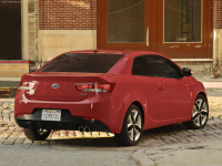 Kia-Forte_Koup_2010_1024x768_wallpaper_10.jpg