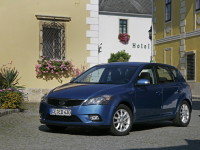 kia_cee-d_390192.jpg